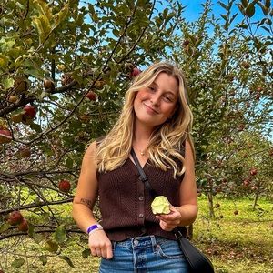 Meet your Posher, Alexandra